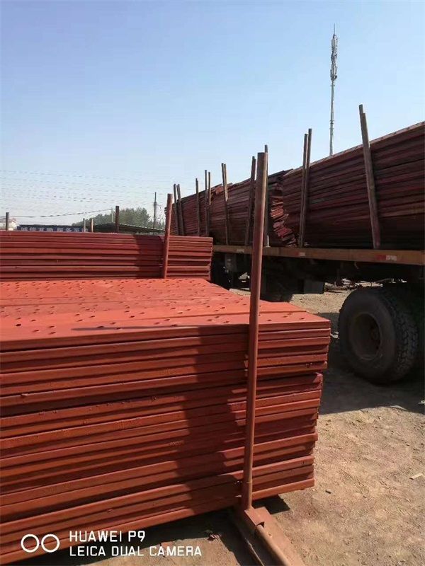 腳手板廠(chǎng)家要結(jié)合市場(chǎng)調(diào)整方向